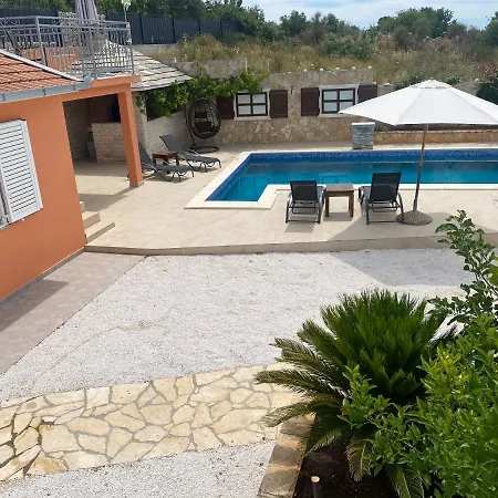 Cerim Holiday home *